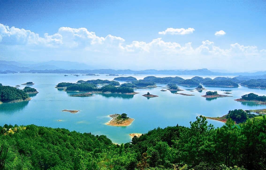 華東精華線路6日游(黃山、徽州、千島湖、杭州、上海) 黃山-華東精華線路6日游(黃山、徽州、千島湖、杭州、上海)